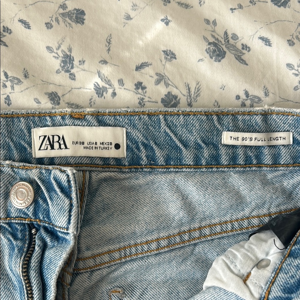 Light Wash Denim Jeans - Picture 2 of 4